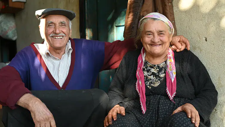 1400 metre rakımdaki köy evinde 57 yıldır aynı yastığa baş koyuyorlar