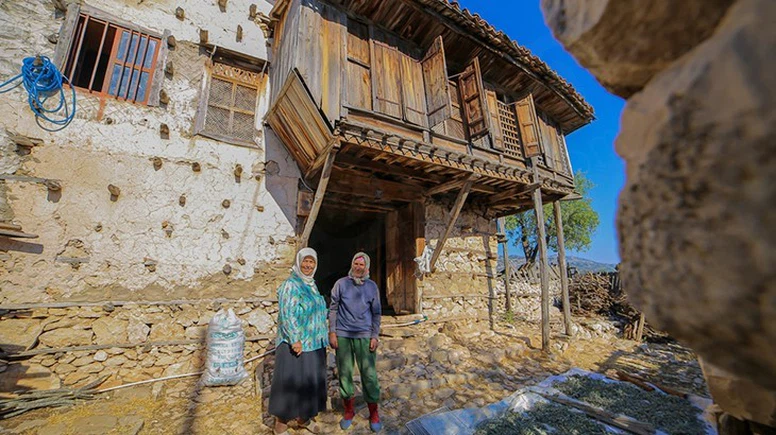 Düğmeli Evler