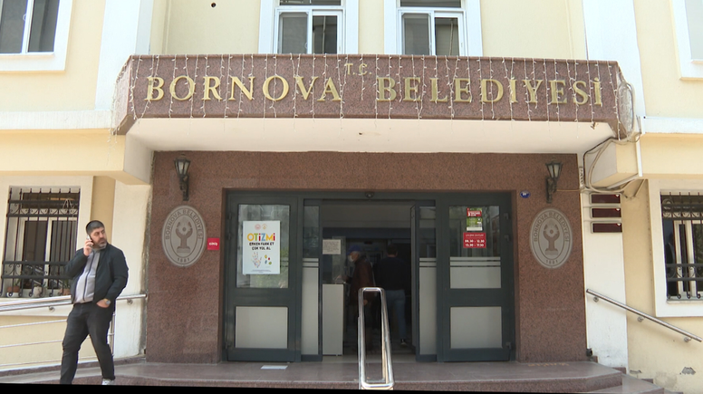 Bornova Belediye Başkanı Eşki'nin de aralarında olduğu 4 kişi gözaltında