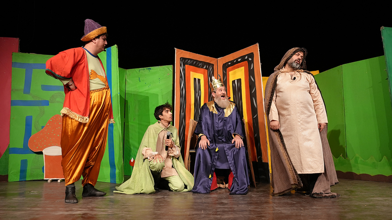 Miniklere hafta sonu tiyatro şöleni yaşattı