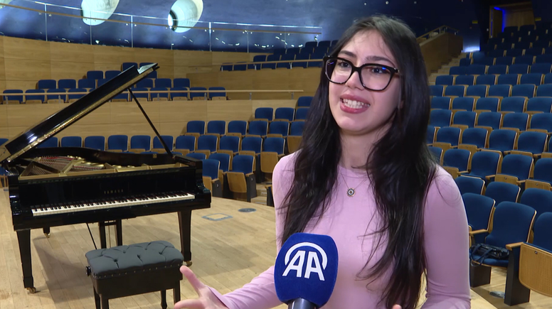 Piyanist Arya Su, Almanya'daki piyano yarışmasının finaline odaklandı