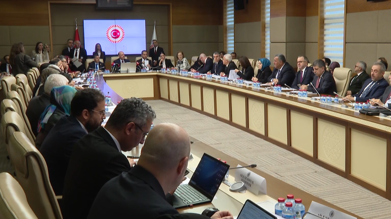Sosyal medya ve doğum iznine yönelik düzenlemeleri de içeren kanun teklifi komisyonda
