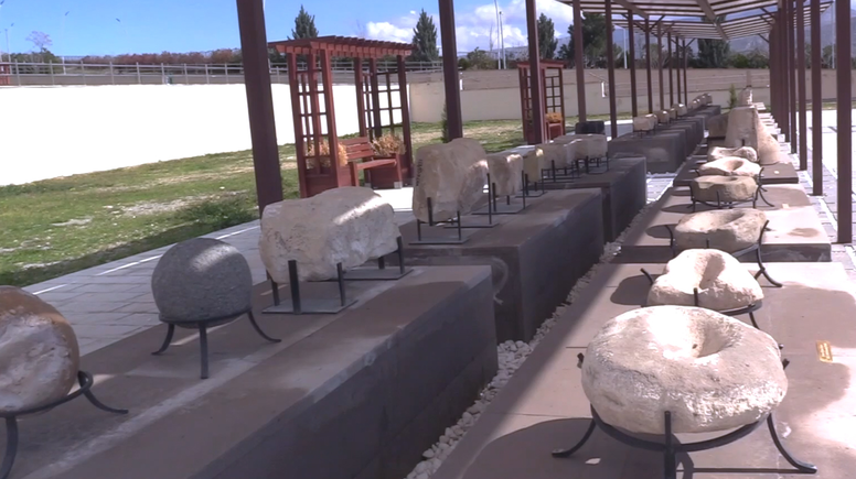 Tarihi Hasankeyf'te gün yüzüne çıkarılan 147 eser görücüye çıktı