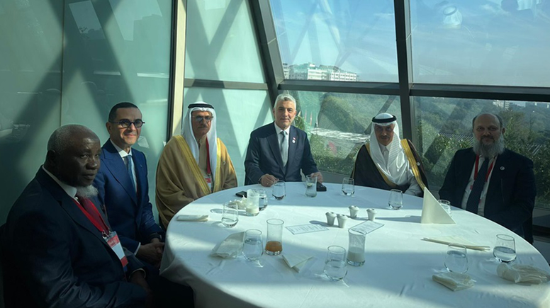 Ticaret Bakanı Bolat, Mısırlı ve Suudi Arabistanlı Yetkililerle bir araya geldi