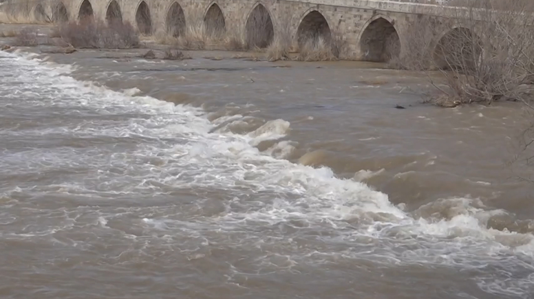 Türkiye'nin en uzun nehri Kızılırmak'ın debisi son 10 yılın zirvesinde
