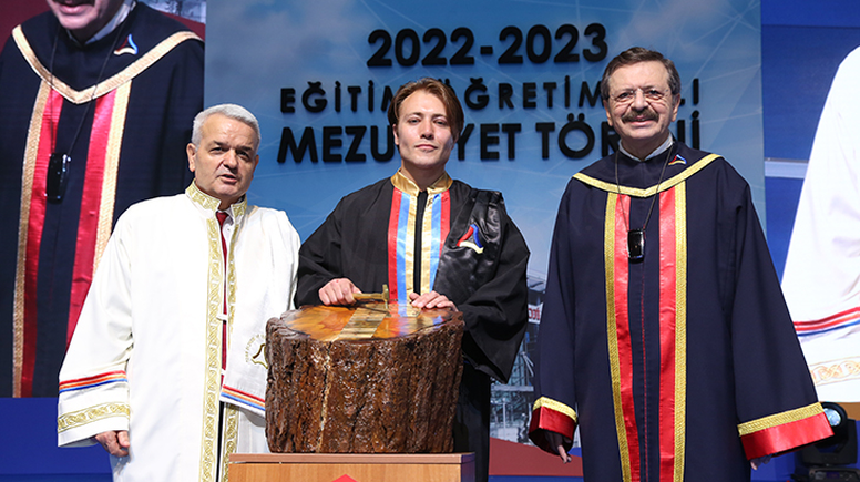 Türkiye’nin ilk yapay zekâ mühendisi mezun oldu