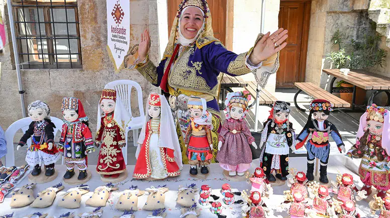 6. Uluslararası Ezogelin Yöresel Bebek Çalıştayı başladı