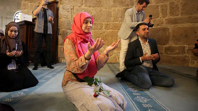 Ukraynalı yoga eğitmeni Olena, Müslüman olarak Meryem adını aldı
