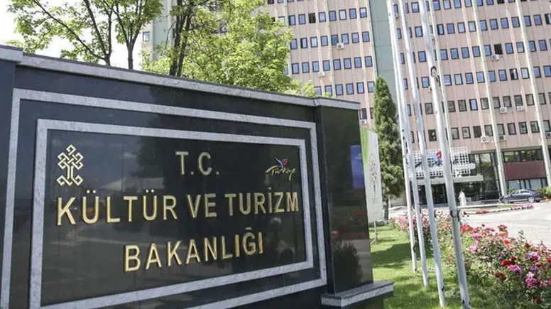 Bakanlıktan genç sanatçılara dev destek