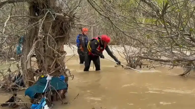 Dereye düşerek kaybolan çocuğu arama çalışmaları sürüyor