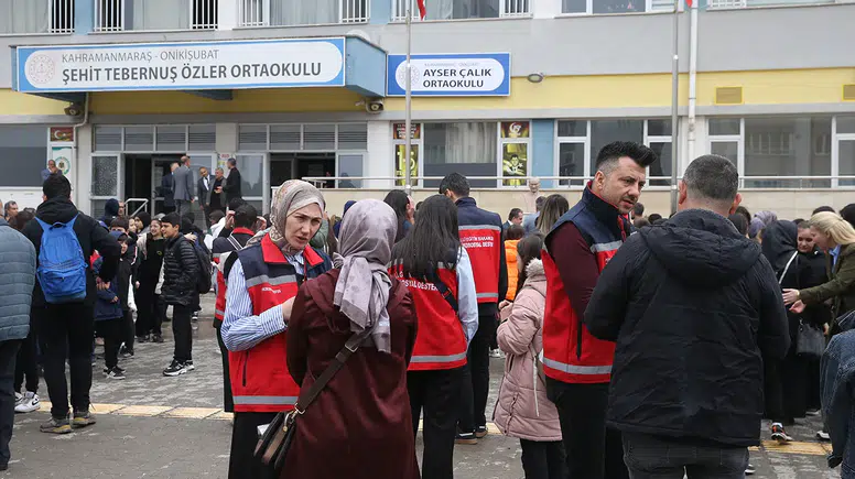 Ayser Çalık Ortaokulu öğrencileri farklı okul binasında eğitime yeniden başladı