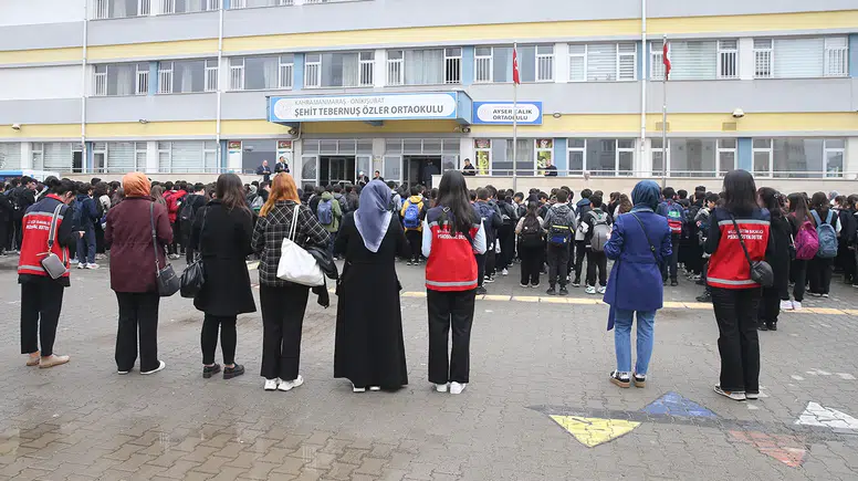 Kahramanmaraş'ta okul saldırısında hayatını kaybeden öğretmen ile öğrenciler anıldı