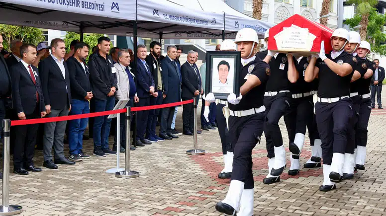 Kalp krizi geçiren polis memuru hayatını kaybetti
