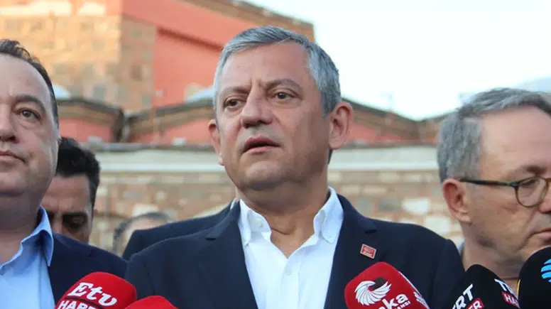 CHP TBMM Grup Başkanı Özel, bayram namazı sonrası konuştu