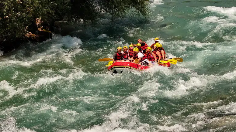 Köprülü Kanyon'da rafting, turizmin yanı sıra istihdamı da büyütüyor