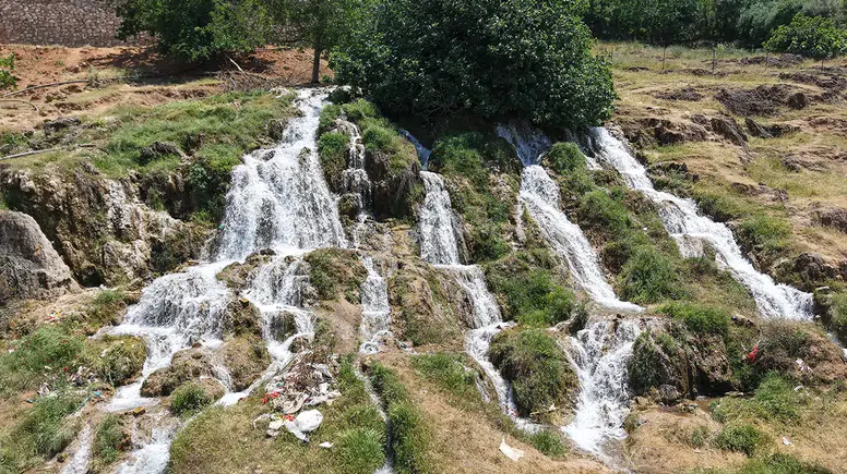 Geçen yıl kuruyan Sakçagözü Şelalesi yeniden akmaya başladı