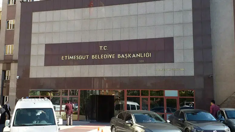 Etimesgut Belediyesi'ne mali suç operasyonu: 52 gözaltı