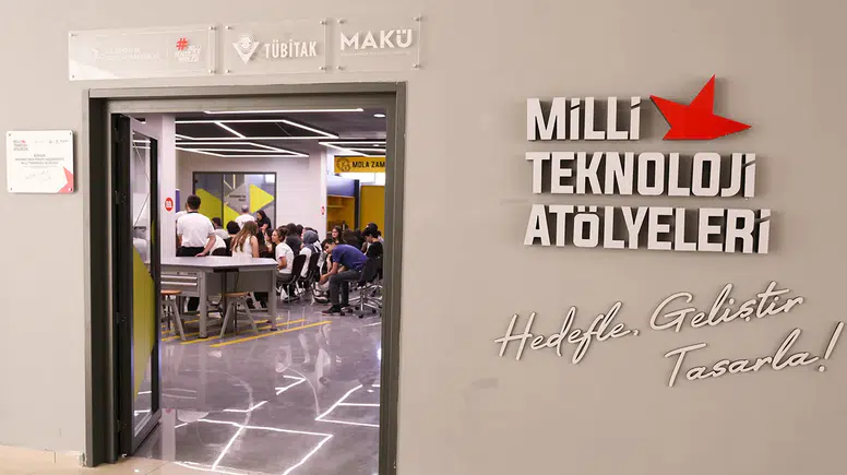 MAKÜ'de TÜBİTAK destekli "Milli Teknoloji Atölyesi Yaz Okulu" başladı