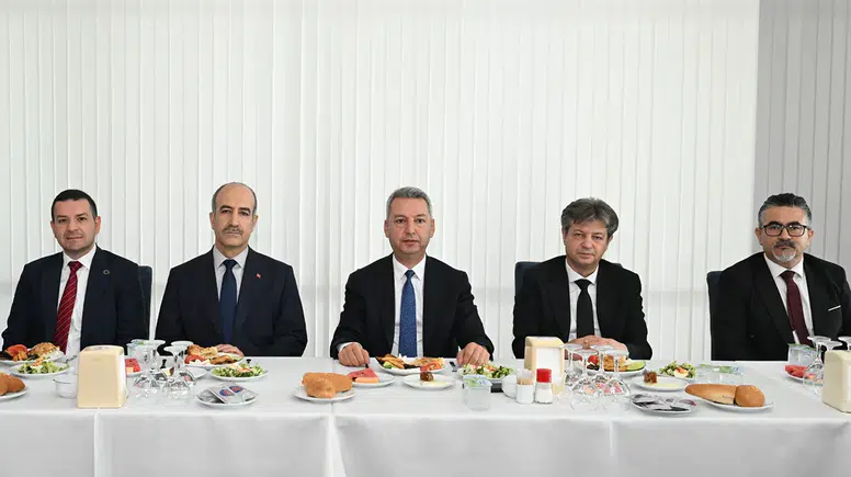 KSÜ Rektörü Okumuş, gazetecilere üniversitenin hedeflerini anlattı