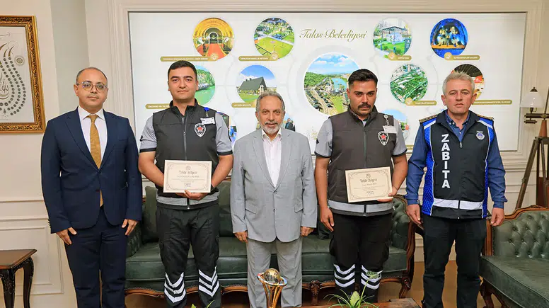 Buldukları 700 bin liralık altın ve dövizi sahibine teslim ettiler