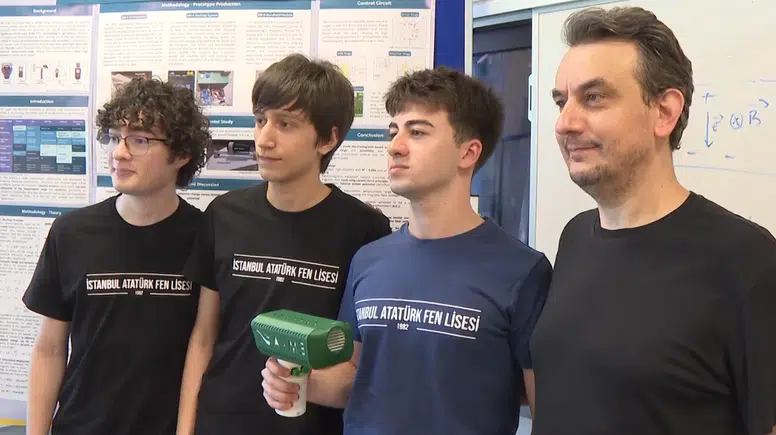 Lise öğrencileri elektromanyetik yöntemle rüzgar hızı ölçen cihaz geliştirdi