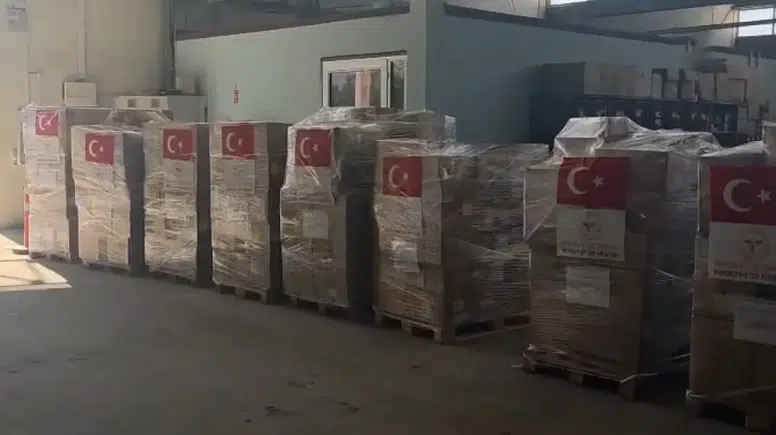 Sağlık Bakanlığı, Venezuela'ya ilaç ve tıbbi yardım malzemesi gönderdi