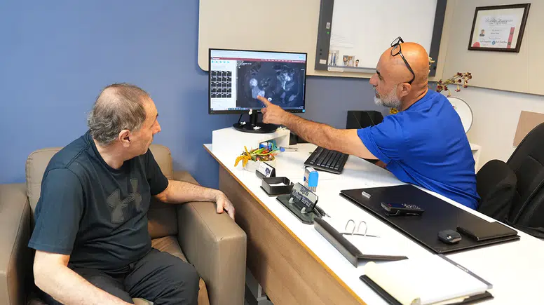 Tek böbrekte gelişen iki tümör organ koruyucu ameliyatla çıkarıldı