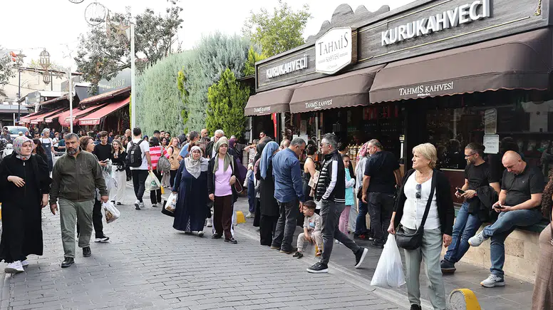Gaziantep'te 391 yıllık kahvehanede menengiç kahvesi kuyruğu