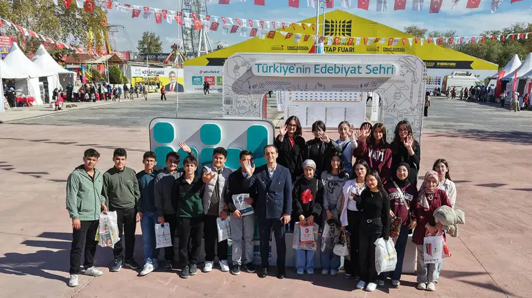 Anadolu’nun en büyük kitap fuarı, öğrencilerle şenleniyor
