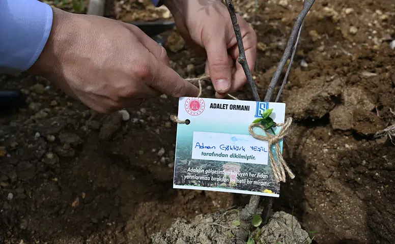 Okul saldırısında hayatını kaybeden öğrencilerin isimleri yaşatılıyor