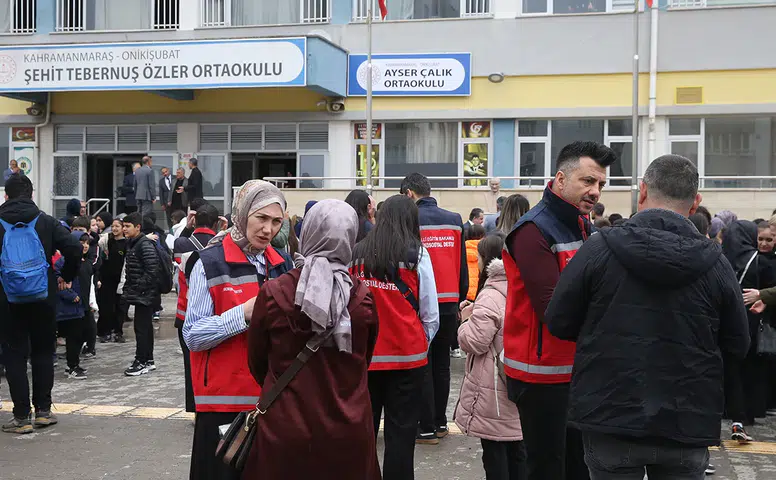 Ayser Çalık Ortaokulu öğrencileri farklı okul binasında eğitime yeniden başladı