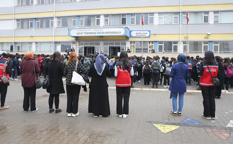 Kahramanmaraş'ta okul saldırısında hayatını kaybeden öğretmen ile öğrenciler anıldı