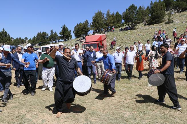 Çağlayancerit Ayranpınarı 1. Yayla Şenliği! 14