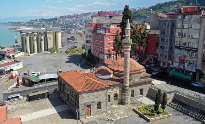 Türkiye'nin Simge Camilerinde sessizlik 3