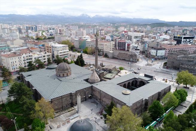 Türkiye'nin Simge Camilerinde sessizlik 7