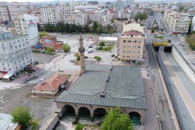 Türkiye'nin Simge Camilerinde sessizlik 8