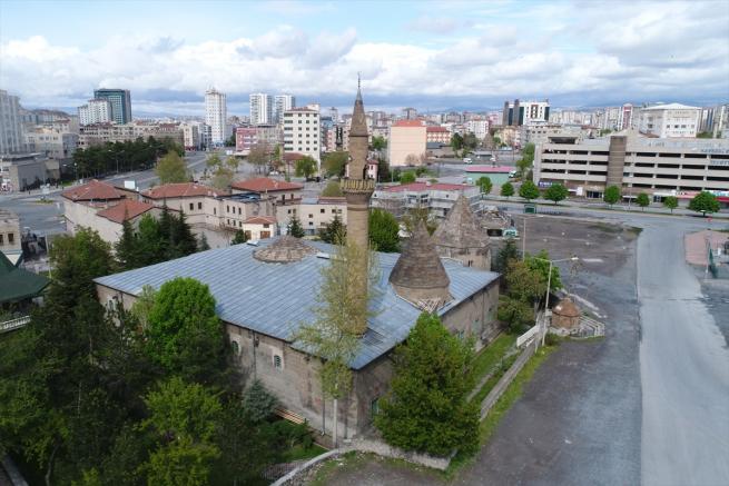 Türkiye'nin Simge Camilerinde sessizlik 10