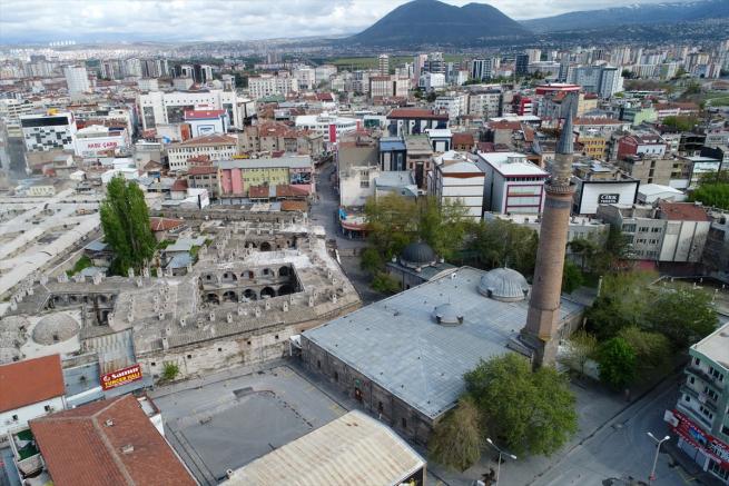 Türkiye'nin Simge Camilerinde sessizlik 12