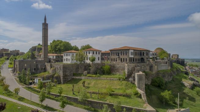 Türkiye'nin Simge Camilerinde sessizlik 24