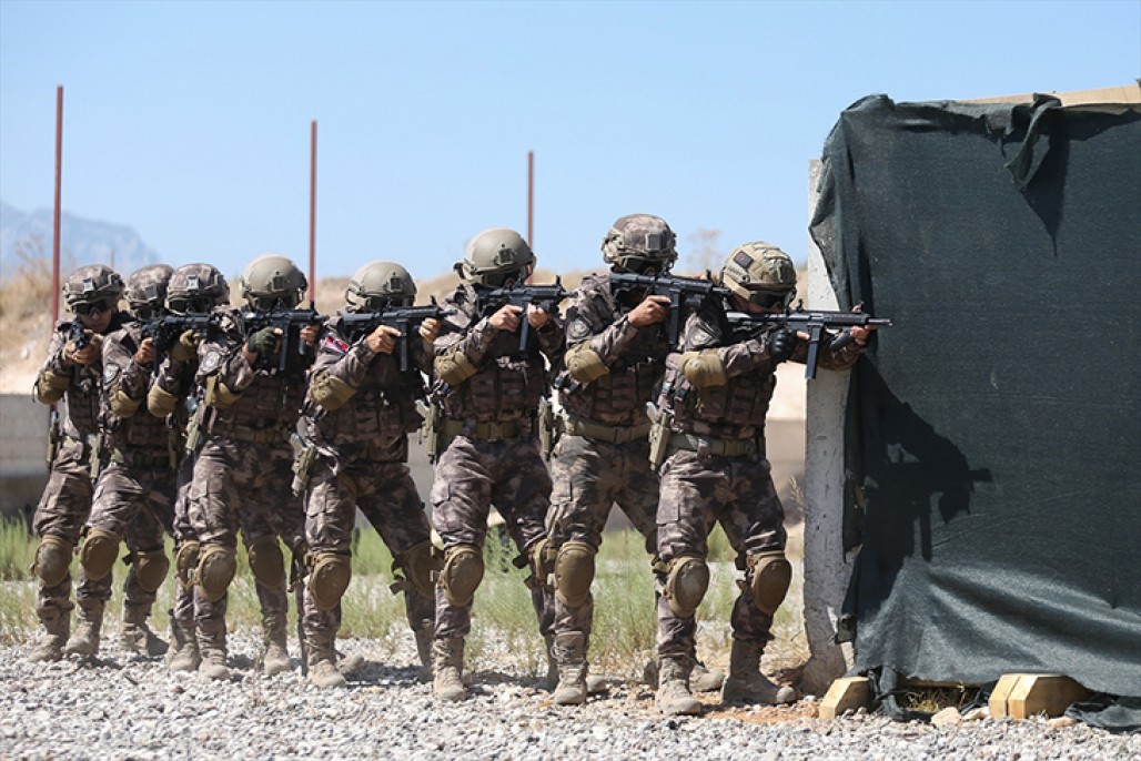 Devletin 'çelik bileği' PÖH 6