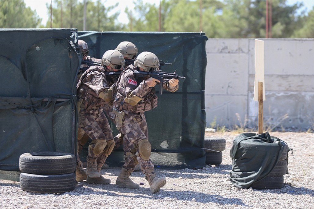 Devletin 'çelik bileği' PÖH 8