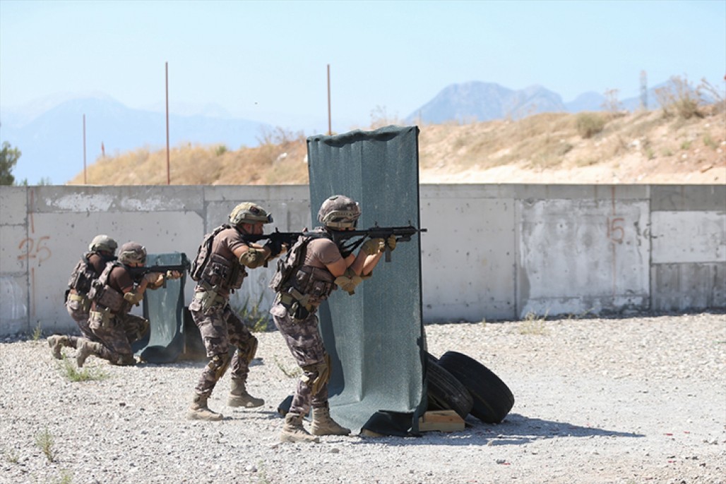 Devletin 'çelik bileği' PÖH 9