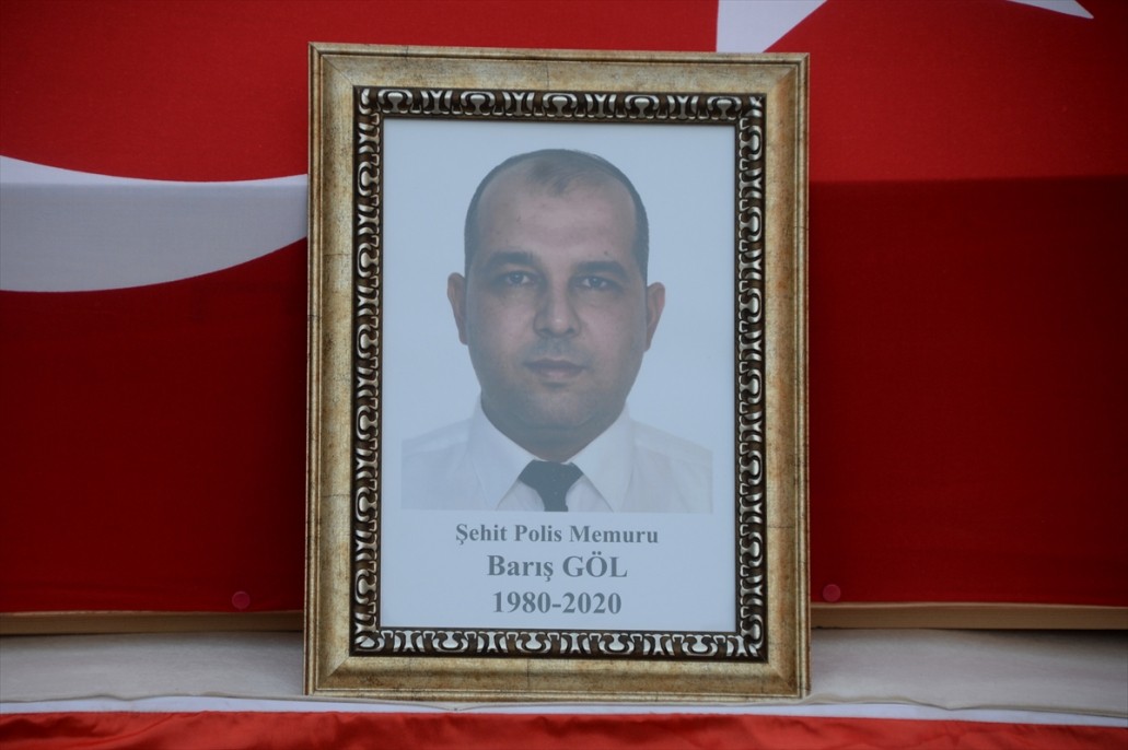 Şehit Polis Memuru Barış Göl, törenle uğurlandı 1