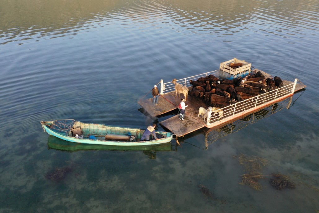 Yörüklerin Mada Adasını geçiş anı 3