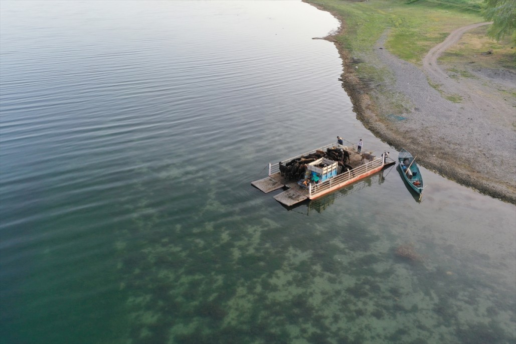 Yörüklerin Mada Adasını geçiş anı 6
