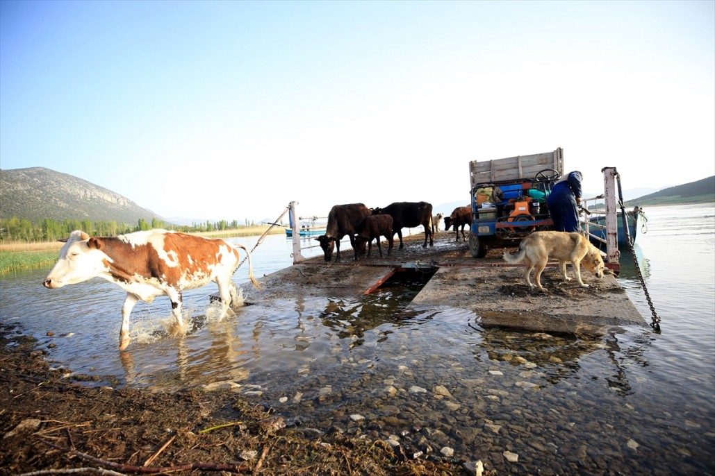 Yörüklerin Mada Adasını geçiş anı 12