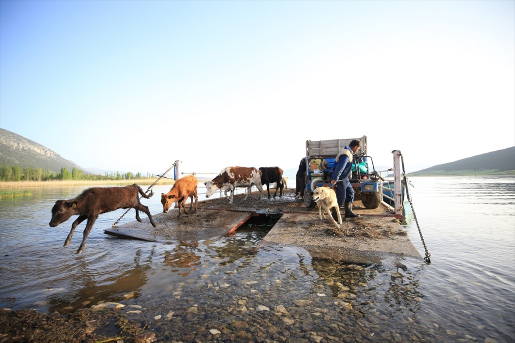 Yörüklerin Mada Adasını geçiş anı 18