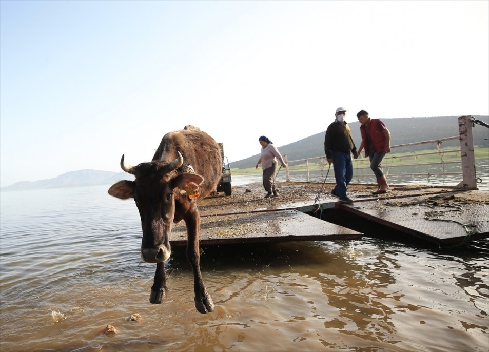 Yörüklerin Mada Adasını geçiş anı 22