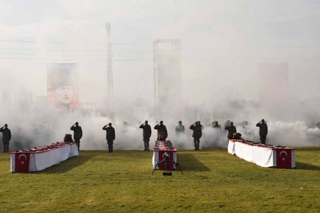 TSK, ayın fotoğraflarını yayınladı 2