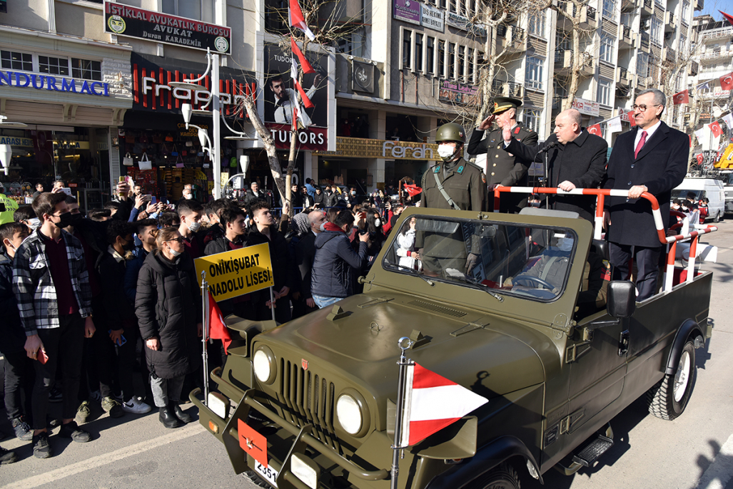 12 Şubat geçit töreni 2